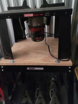 Craftsman Router With Table And Stand.