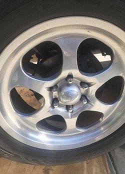 Only I Have 2 Rims And 4 Center Caps