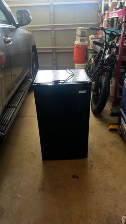 Igloo mini fridge