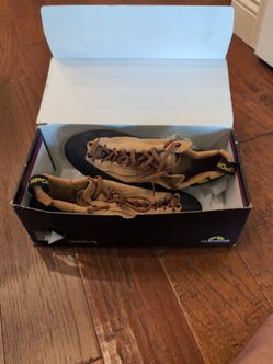 La Sportiva Mythos Climbing Shoes size 45 -barely used