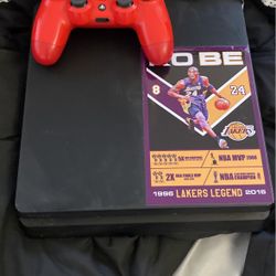 PS4 Come With Controller And Games And The Power Cord