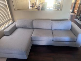 Light Gray Sectional Sofa with Chaise