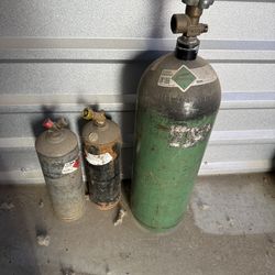 Nitrogen and acetylene