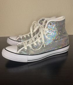 Holographic hightop Converse size 9
