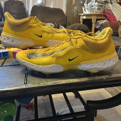 Nike Huarache Team Baseball Cleats