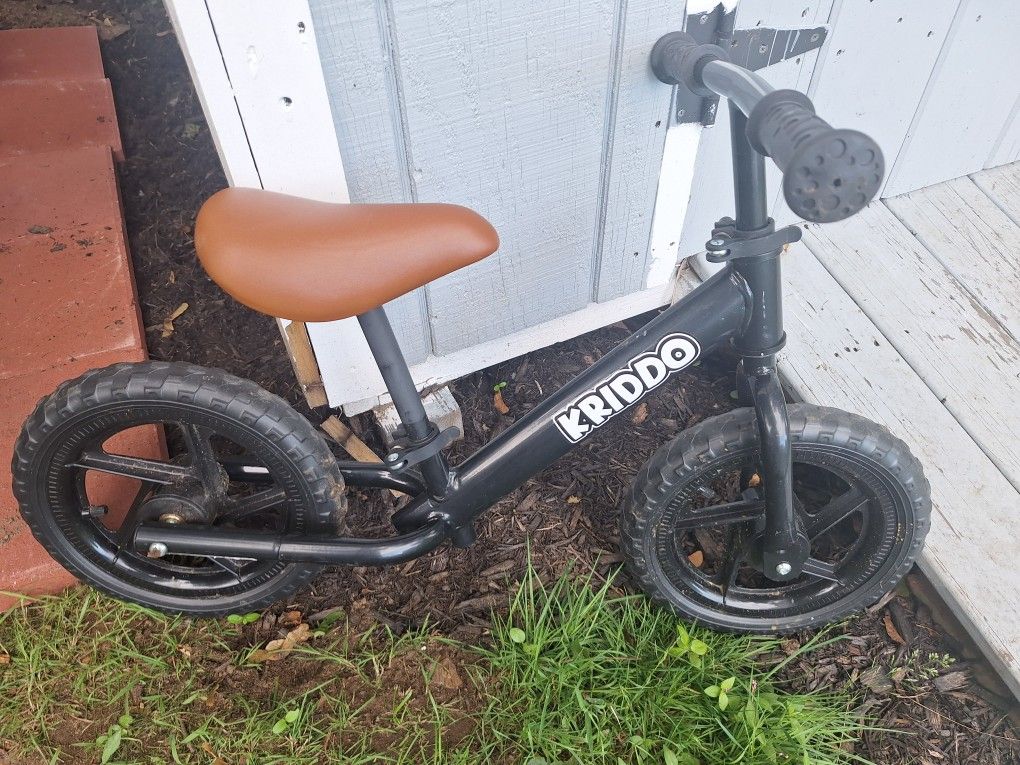 KRIDDO TODDLER BALANCE BIKE.