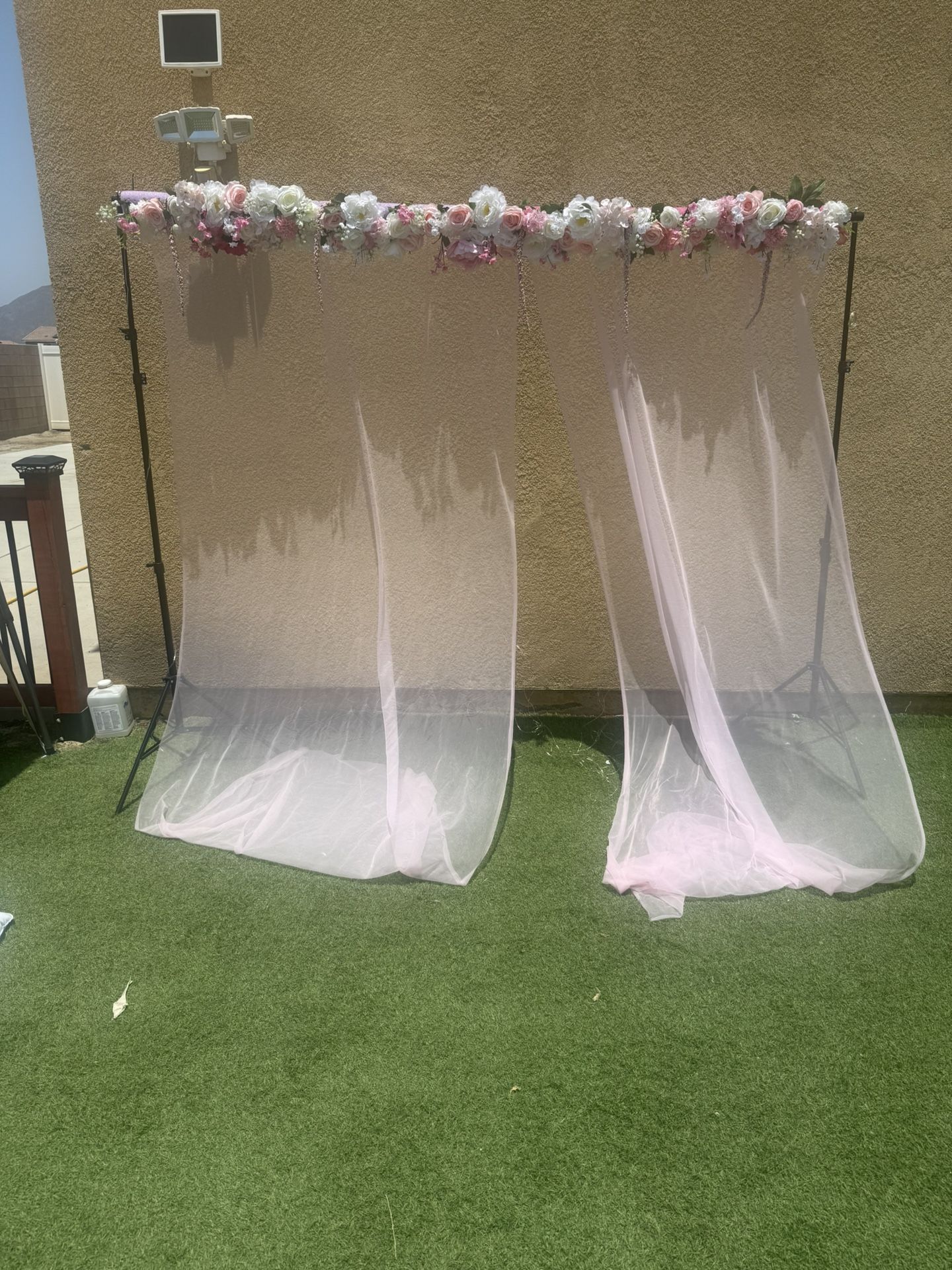 Backdrop And Centerpieces