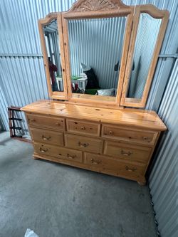 Complete King bedroom set