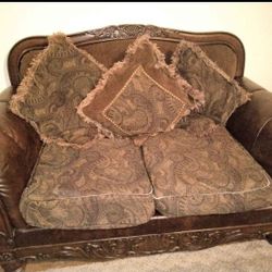 **CAN DELIVER** BEAUTIFUL ANTIQUE MATCHING COUCH AND LOVESEAT