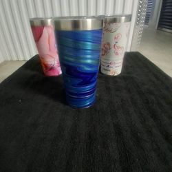 NEW, 20 OZ STAINLESS STEEL, INSULATED "TERVIS" TUMBLER, KEEPS ICE FROM MELTING FOR AT LEAST 12 HOURS, WITH PLASTIC LID, GREAT CUP FOR THE PRICE!!!