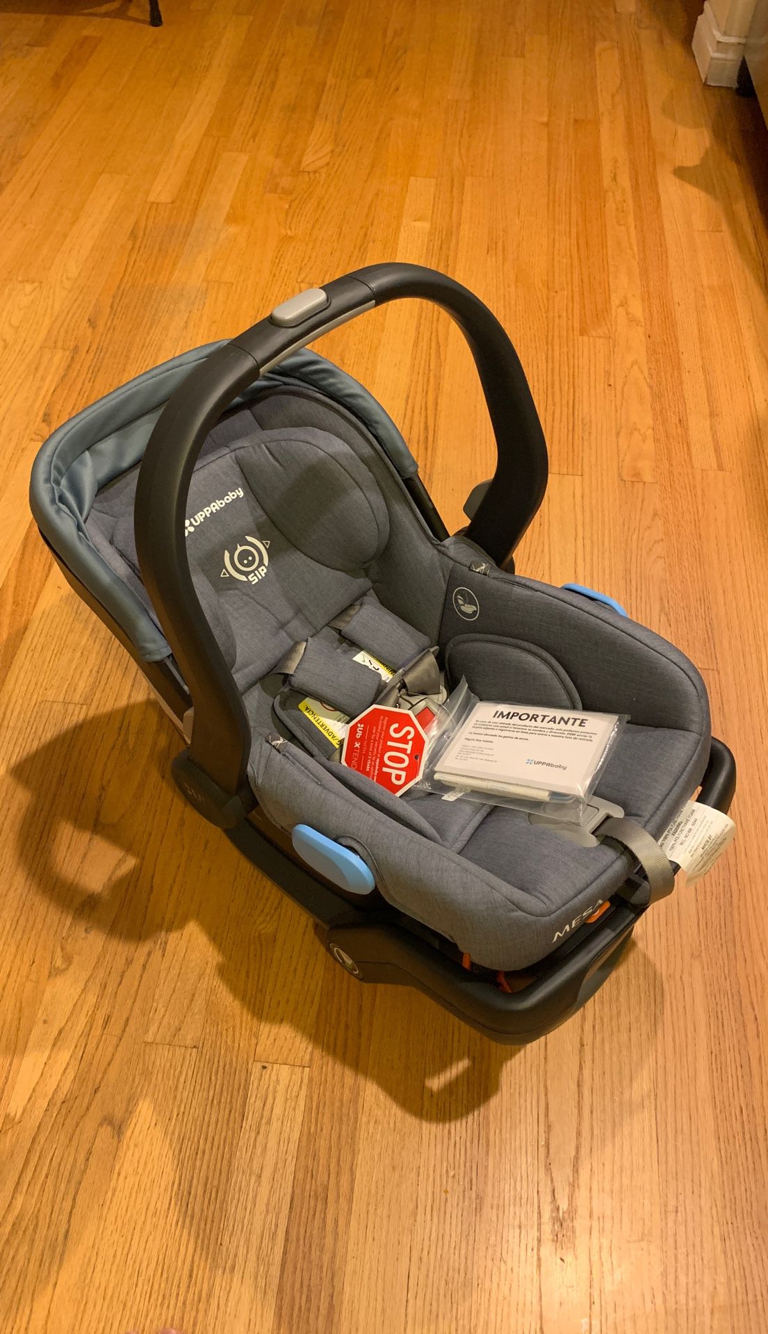 New With Tags UppaBaby Mesa Car Seat with Base