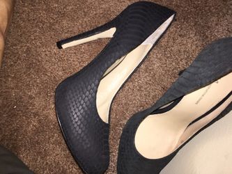 Woman's INC size 7 heels