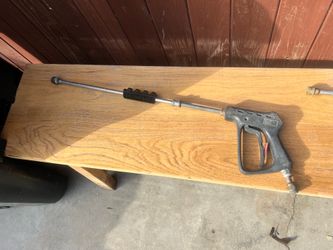 Pressure washer gun