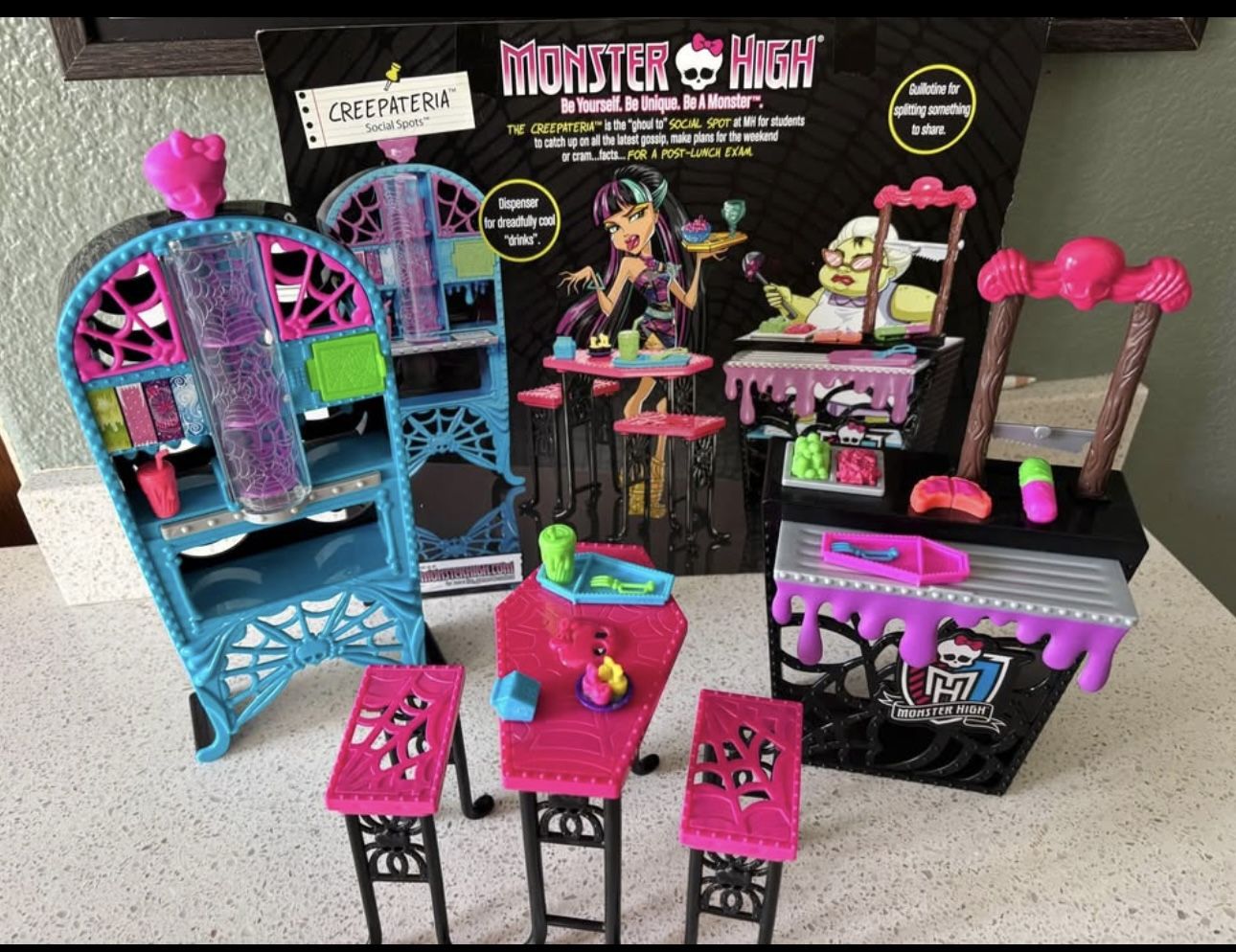 Monster High Creepateria Social Spots Set