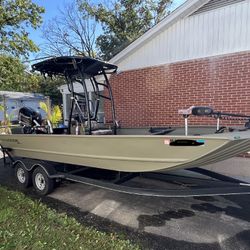 2018 Tracker Grizzly 2072 w/ 150 Mercury 4 stroke outboard