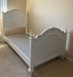 Full bed + mattress