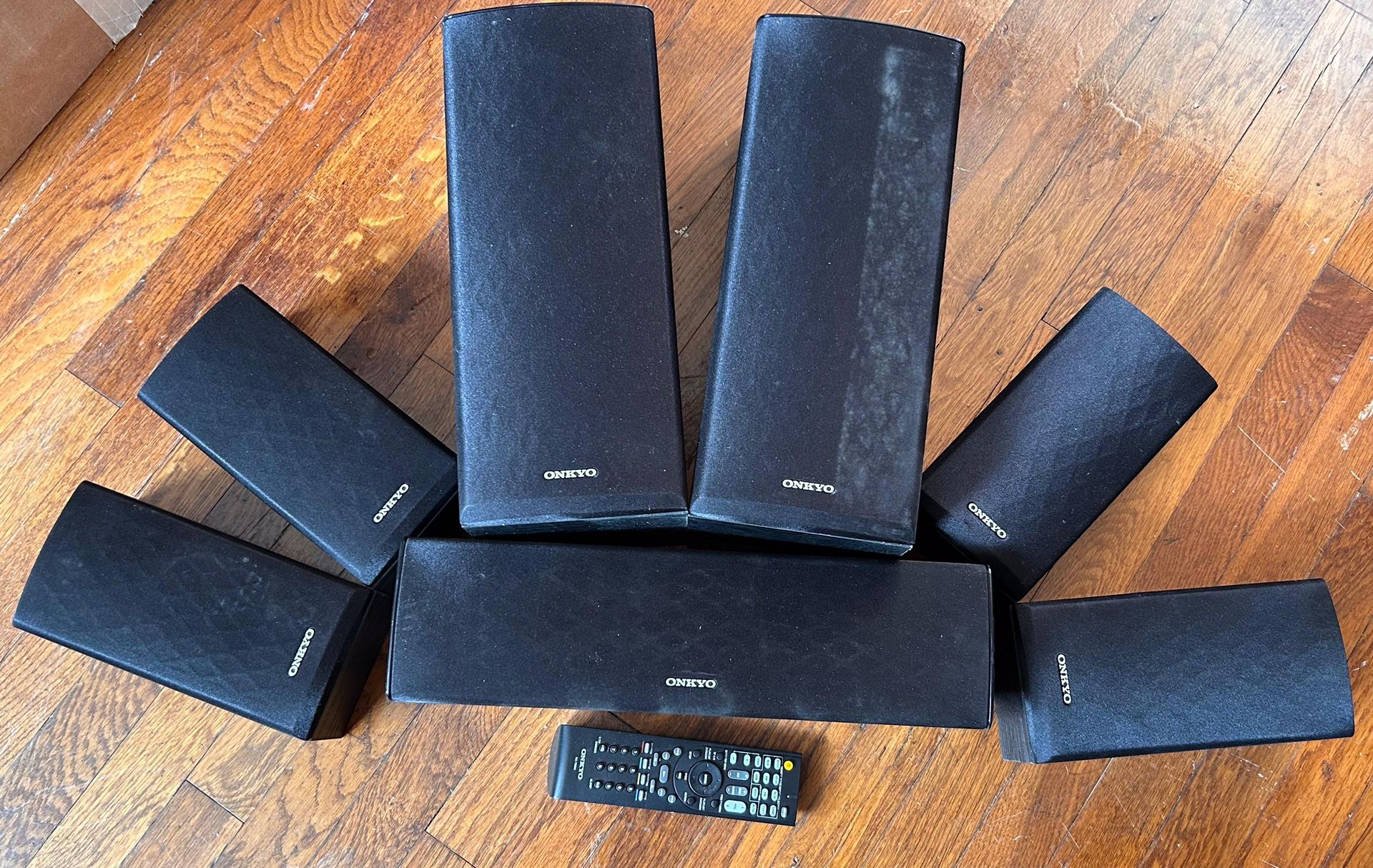 Onkyo Model SKF-590N Speakers (Full Set With Remote )