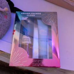 Ariana Grande Perfume 