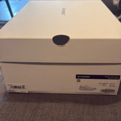 Never Worn Before Alo Runner Men’s 10.5 And Women’s 12 