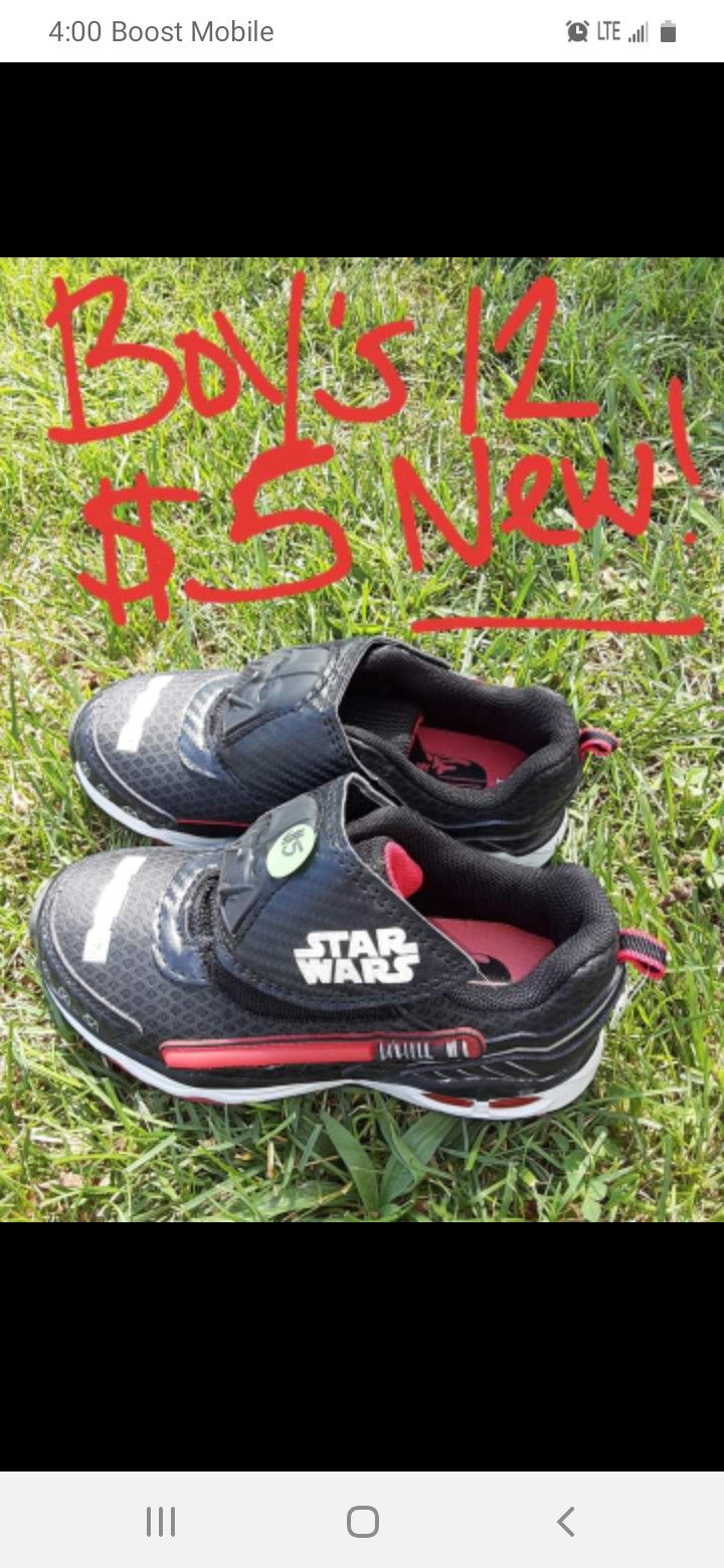 Boys size 12 star wars sneakers brand new