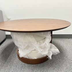 31.5” Round Coffee Table With 3 Stools