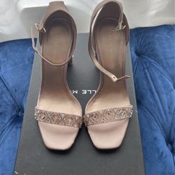 Beautiful Brand New Shoes, Size 7