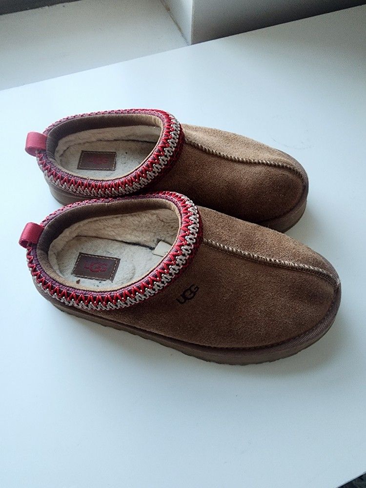 UGG® Tazz Platform Slipper - Big Kid - Chestnut Size 3