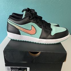 Air Jordan 1 Low SE Tropical Twist $140