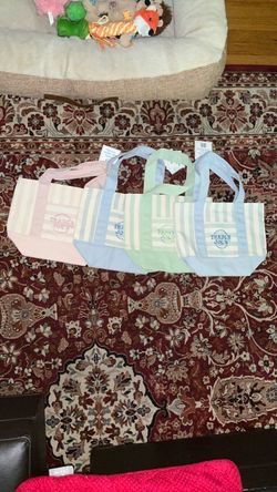 4 Trader Joe bags