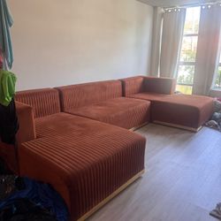 Couch Can Split 3 Into Three Parts Very Big