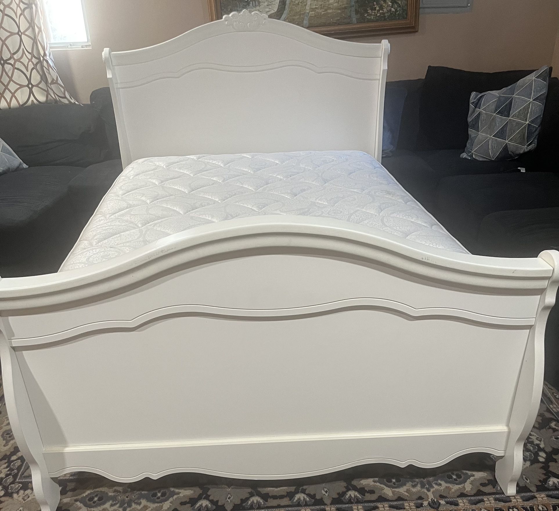 Beutiful White Full Bed With Good Mattress Set