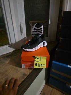 Nike Women's Free Metcon 5 Sneaker