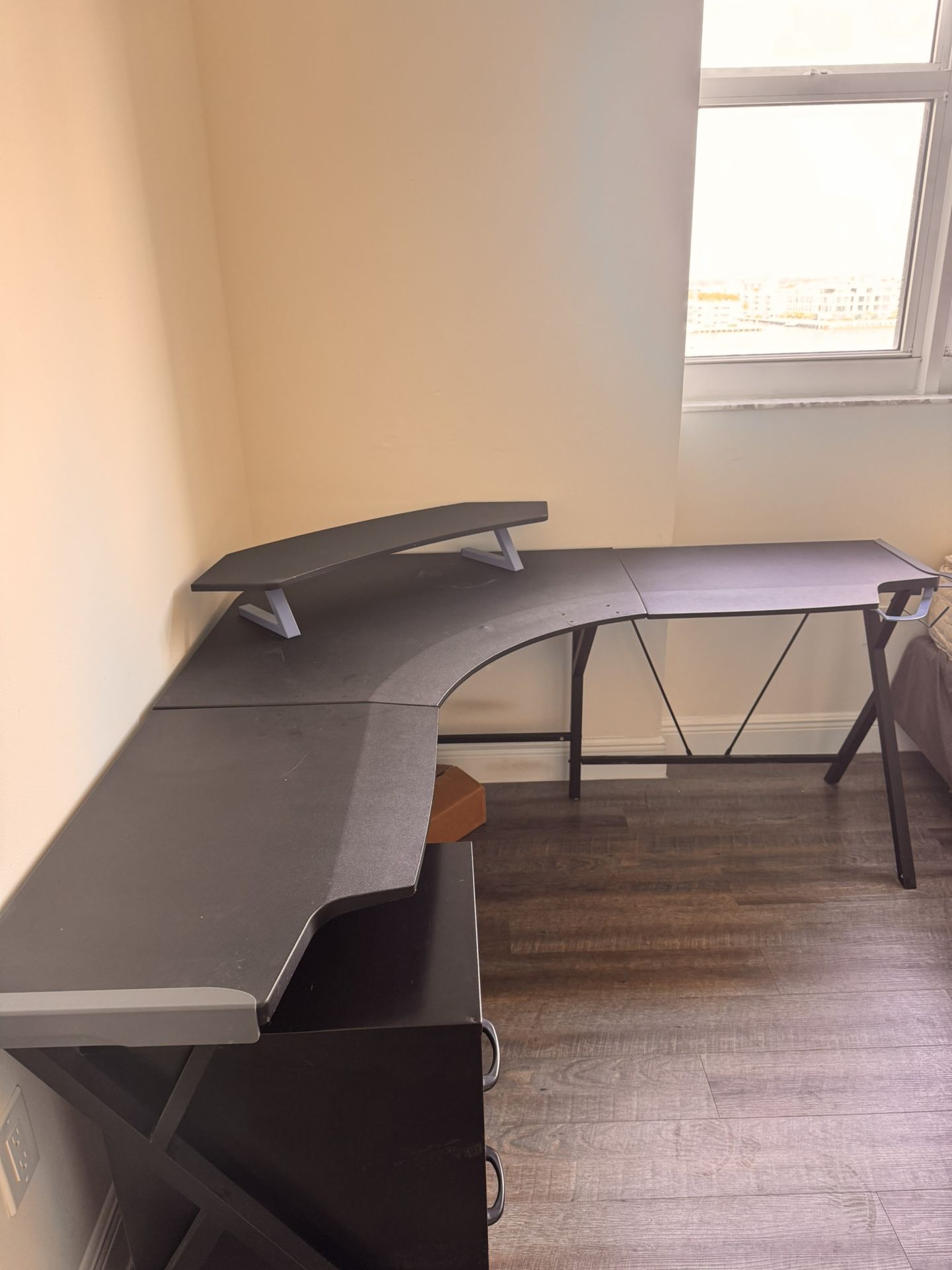 Computer Gaming Table Great Deal