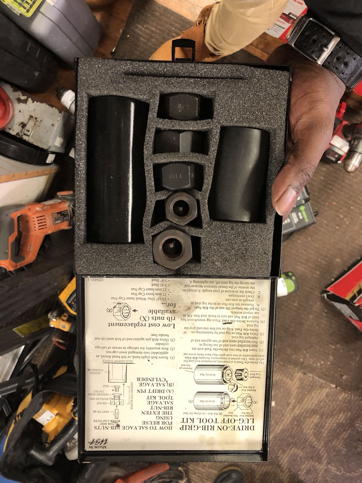 LUG OFF KIT!! Negotiable
