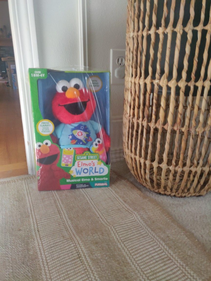 NEW Elmo's World & Smartie