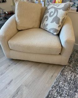 Oversized Fabric Accent Chair brand Rooms to go