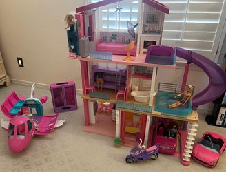 Barbie Doll House w Accessories
