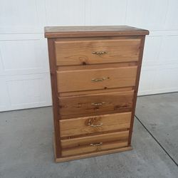 Solid Wood Dresser -drawers In Good Condition 