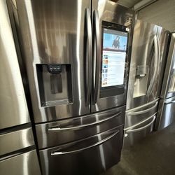 Samsung 28 Cubic Ft Black Stainless Steel 4 Door Refrigerator w/ Family Hub 