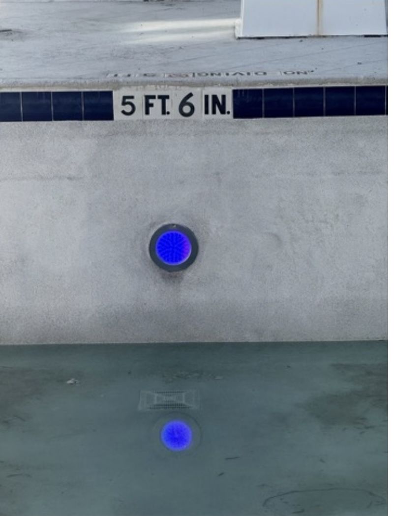 Led pool light
