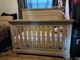 Convertible Baby Crib in Gray Wood Finish