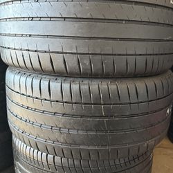 Two Tires (2) 275-40-20 Michelin Pilot Sport 4s