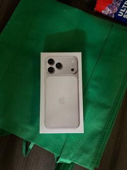 iPhone 17 Pro Max Silver