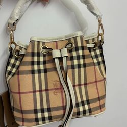 Burberry leather small bucket bag