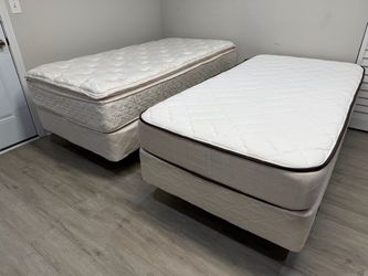 2 twin size beds with comforters & sheets! Clean mattress. NO smoke NO pets. CAN DELIVER!