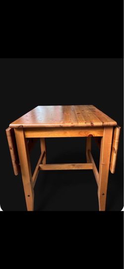 Butcher table (EXTENDS ON BOTH SIDES)