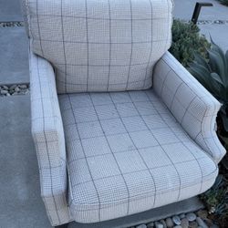 Classic Lounge Chair – Solid Frame, Needs Reupholstering