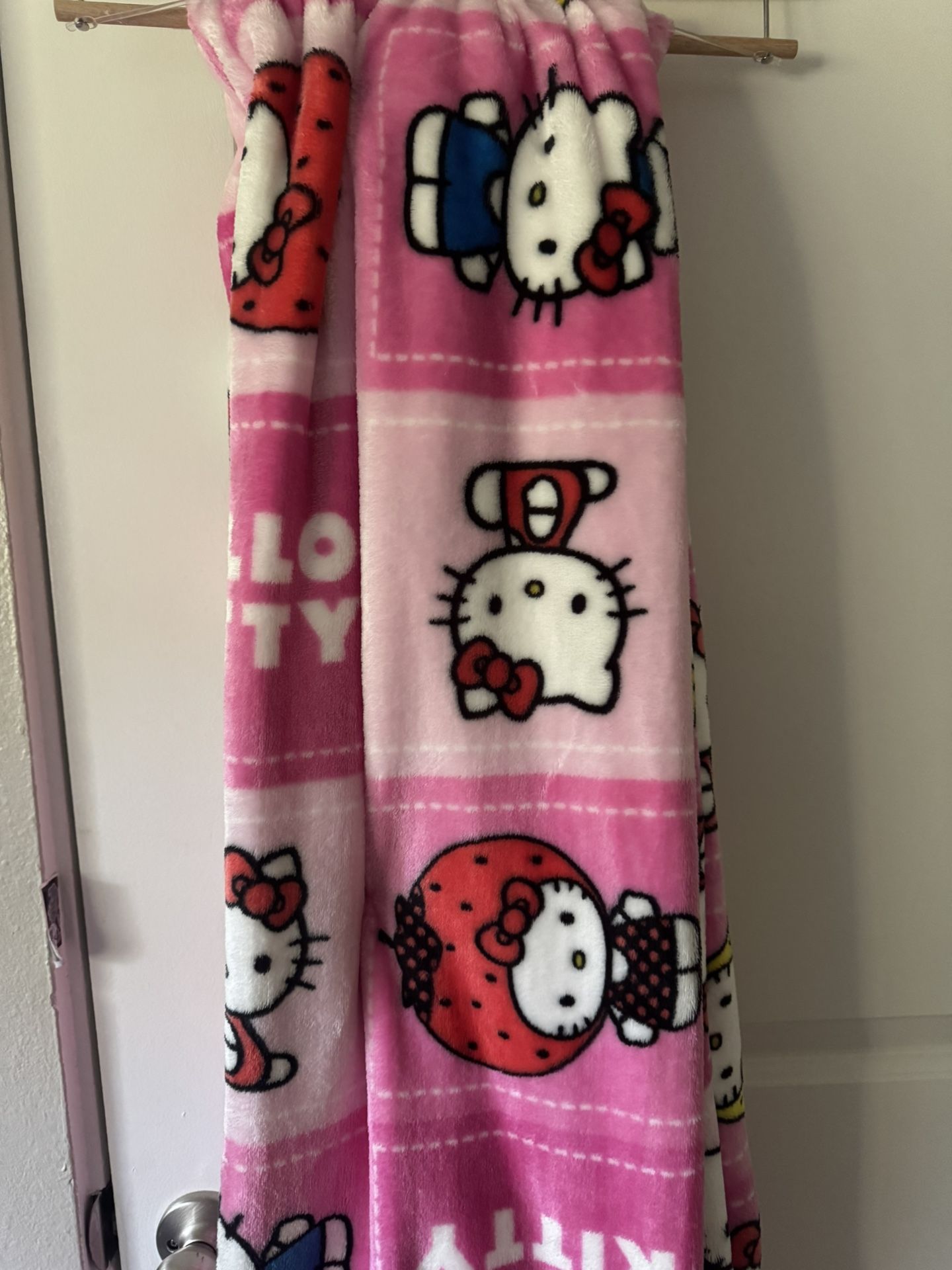 Hello Kitty Cloud Throw