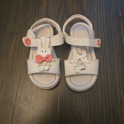 Girls Leather Sandle Size 4