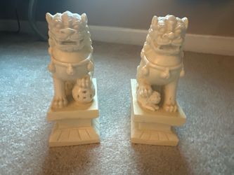 vintage 1960s–70s Gifts of Hawaii faux-ivory Foo/guardian lions